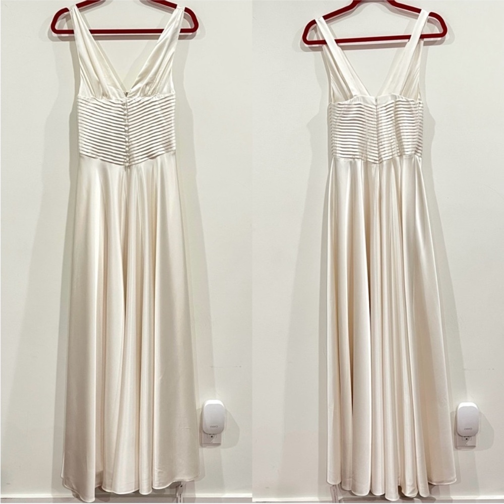 SOLD NWT Reformation Arianwen Satin V-Neck Gown - Picture 5 of 8